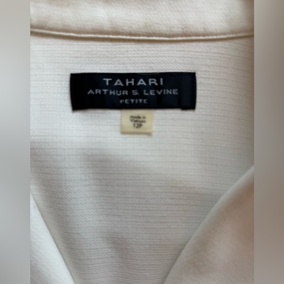 Tahari Cropped Trench Blazer Jacket White with Gold Detail button Shoulders 12P - Picture 7 of 12